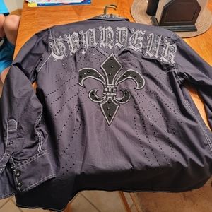 Roar black shirt XL from The Buckle Mens